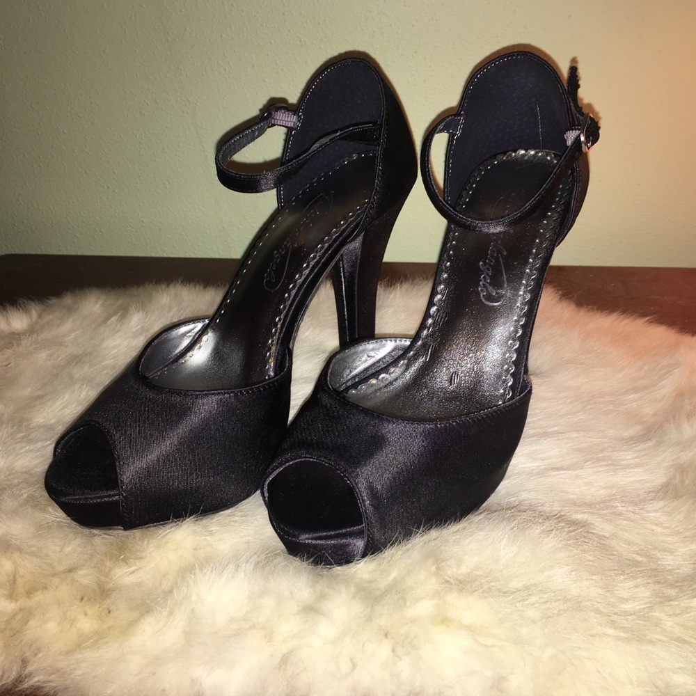 Michelangelo- Black Satin peep-toe heels -Sz 5